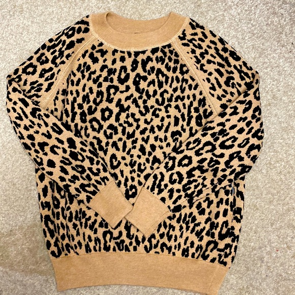 TRENDING! J.Crew Leopard Print Sweater, size XS. Great Condition! - Picture 2 of 6